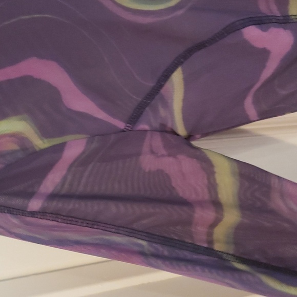 Fabletics Felicity Mesh tie dye top in purple size xs - Picture 5 of 9